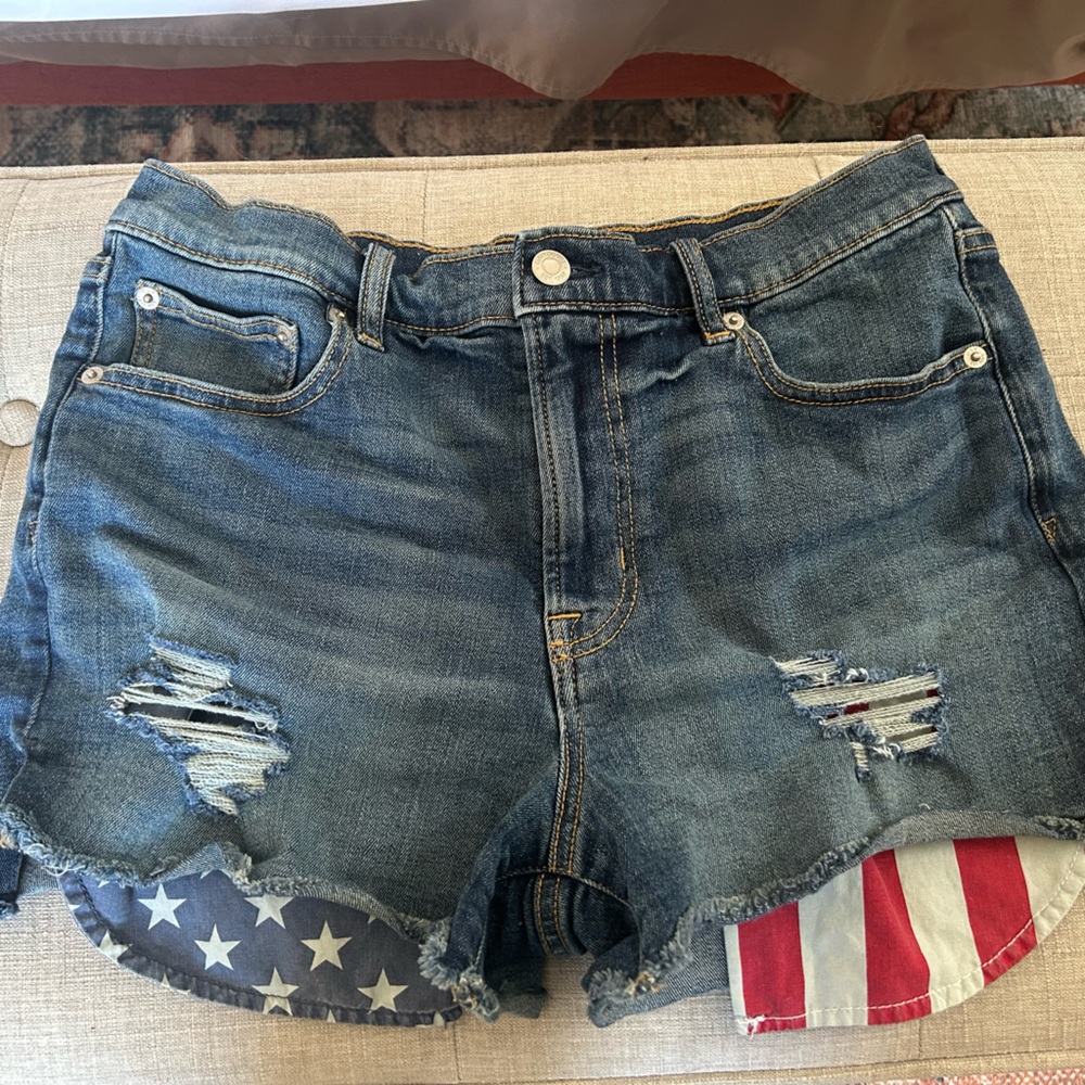 Gap shorts 
Size 29
